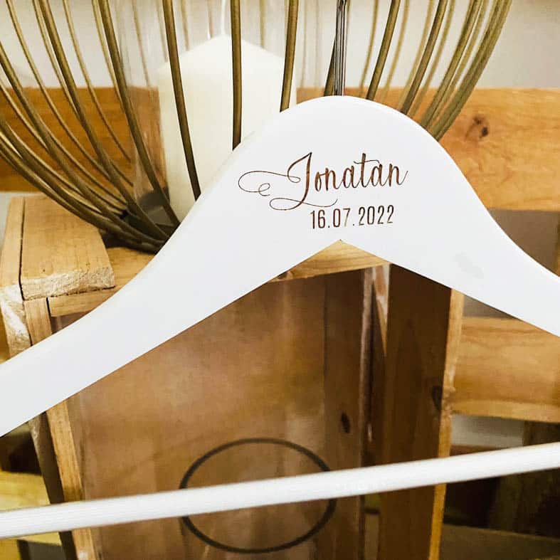 Perchas personalizadas para bodas
